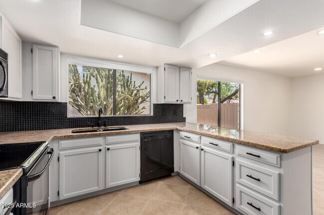 Building Photo - 9645 W Kimberly Way