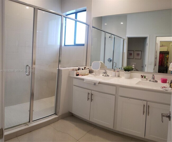 Building Photo - 2414 SW 145th Pl