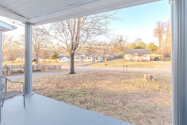 Building Photo - Renovated 3 bed 1 bath in Old Hickory Vill...