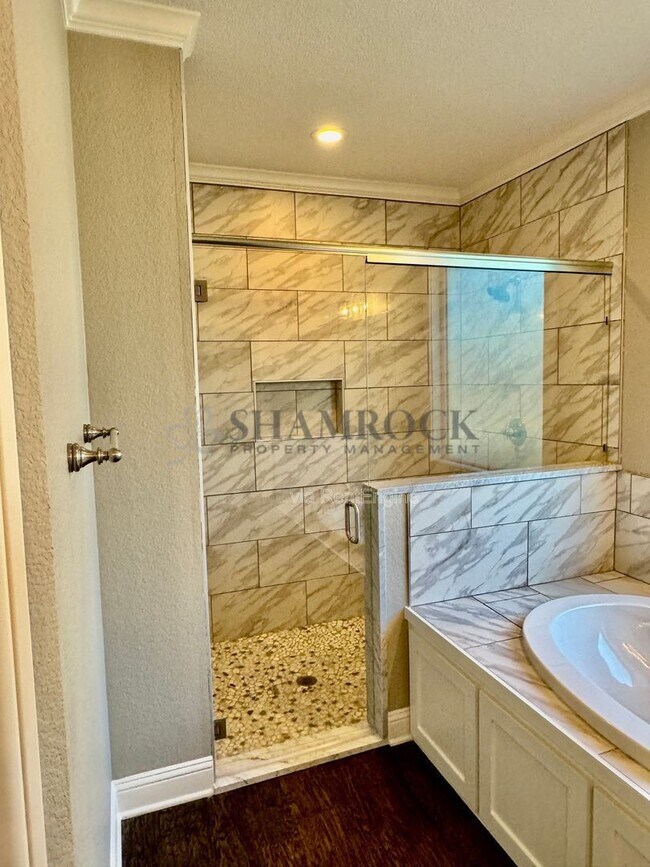 Building Photo - 10305 T Bury Ln