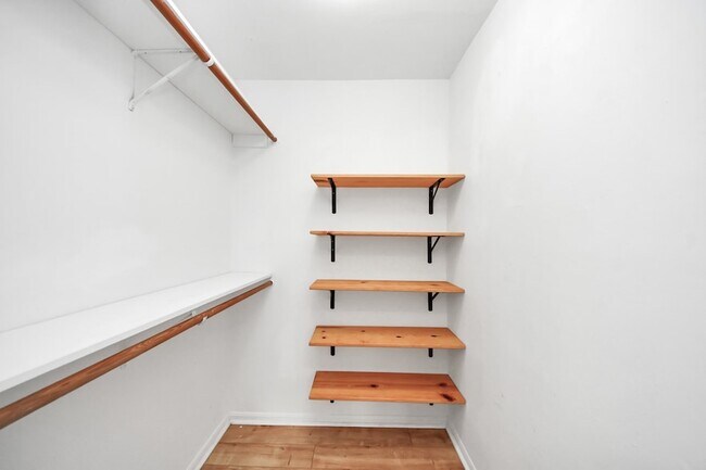 Building Photo - 12755 Mill Ridge Dr