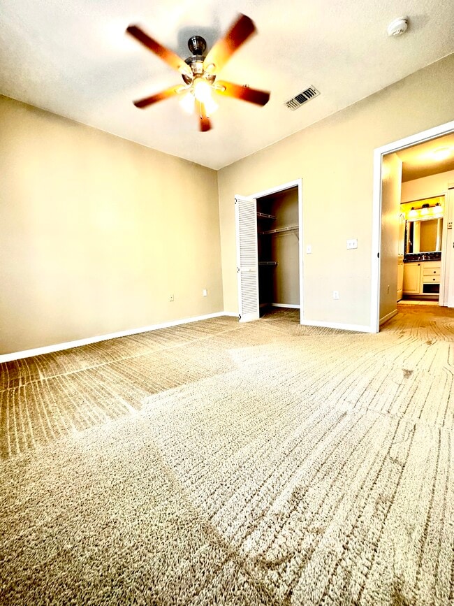 Building Photo - 2630 Legacy Villas Dr