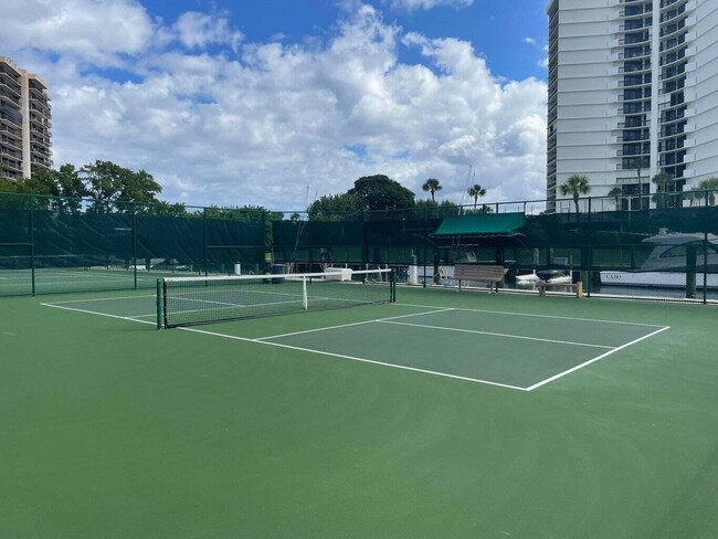 Building Photo - 4201 N Ocean Blvd