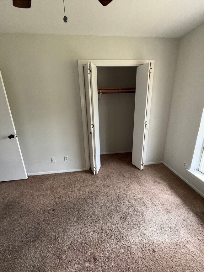 Building Photo - 1803 Tidwell Ln