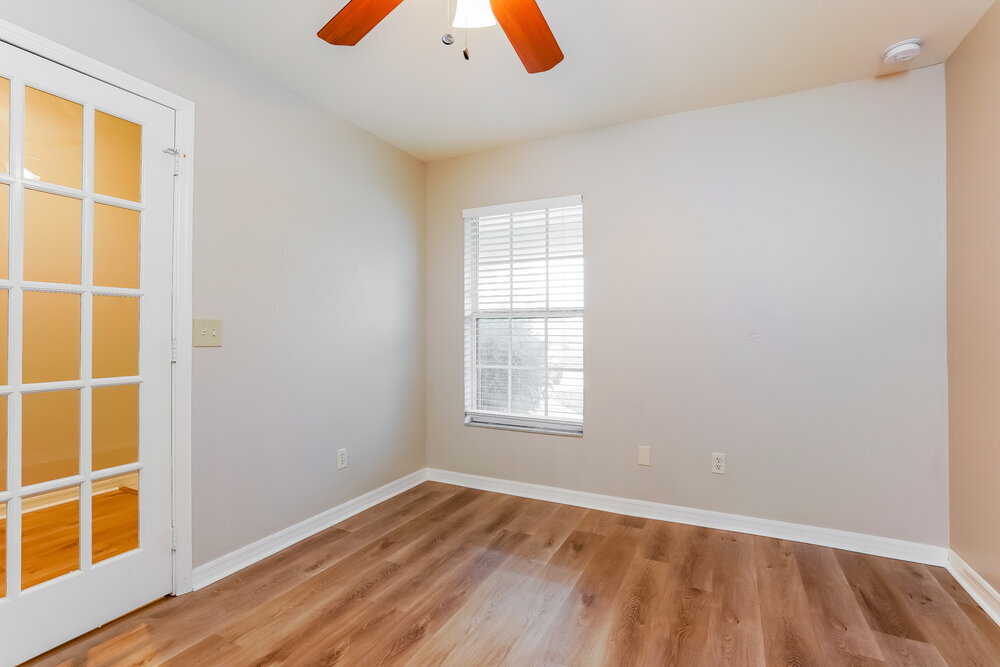 Building Photo - 5210 6th St W