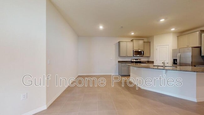 Building Photo - 411 157th Ct E