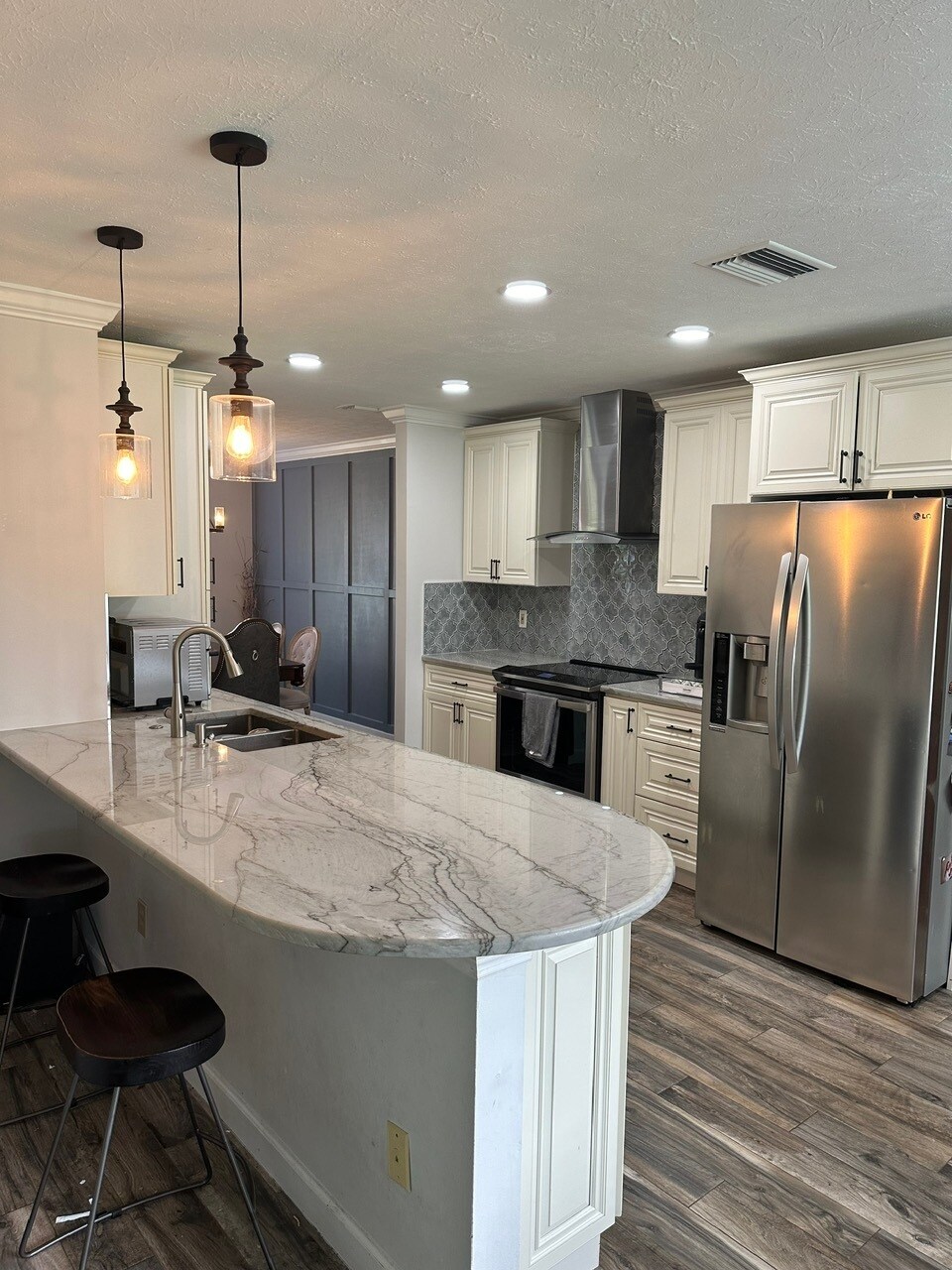 Building Photo - 7216 Woodbrook Dr