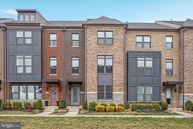 Building Photo - 44735 Medway Ter