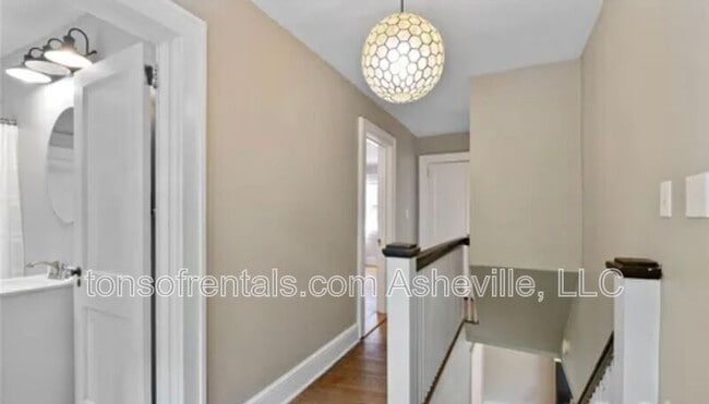 Building Photo - 30 Caledonia Rd