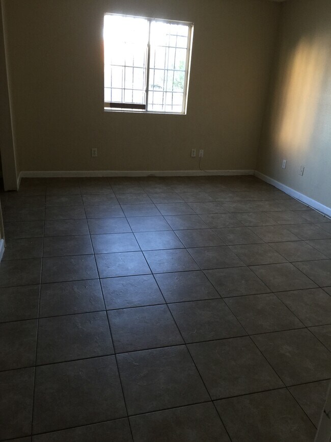 Building Photo - 1372 Pattee Cir