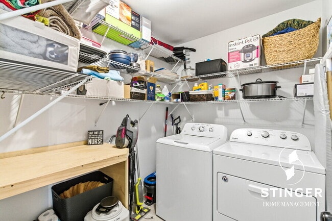 Building Photo - 40 Canopy Ln