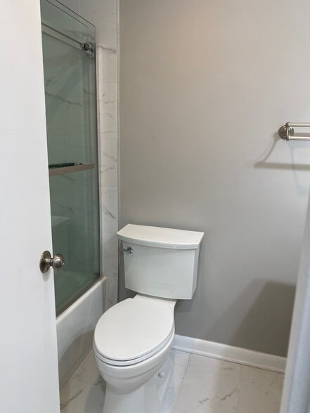 Building Photo - 333 Vincellette St