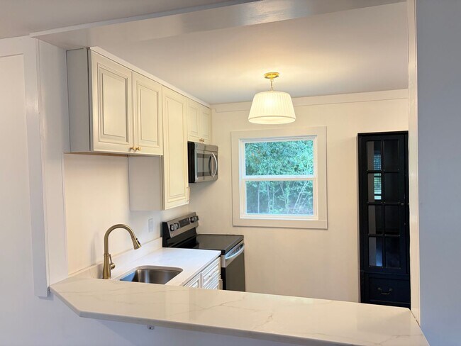 Building Photo - 484 Macon Hwy