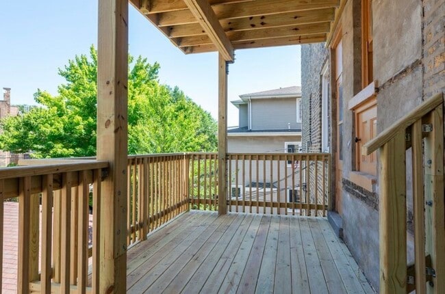 Building Photo - 1340 W Hollywood Ave