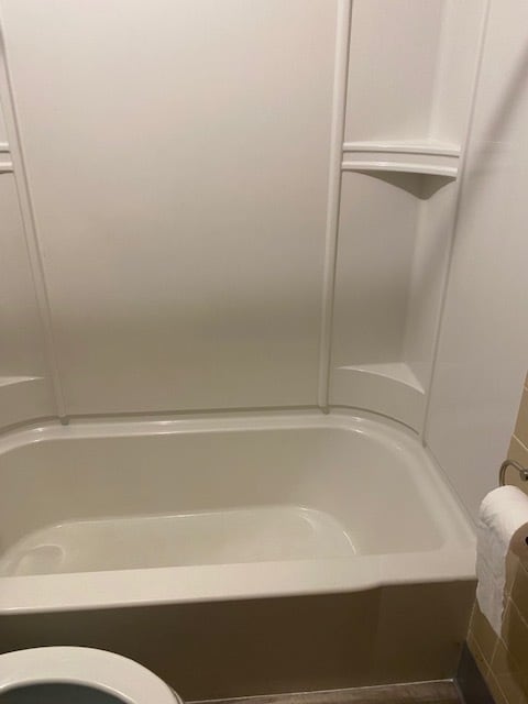 Hall Bath - 10630 Landseer Dr