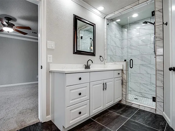 Building Photo - 8966 Hialeah Cir S