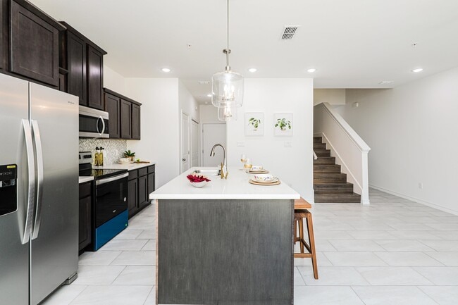 Building Photo - 9903 Bijan Dr