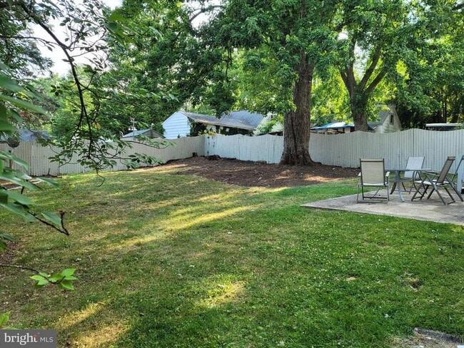 Building Photo - 1015 Veirs Mill Rd