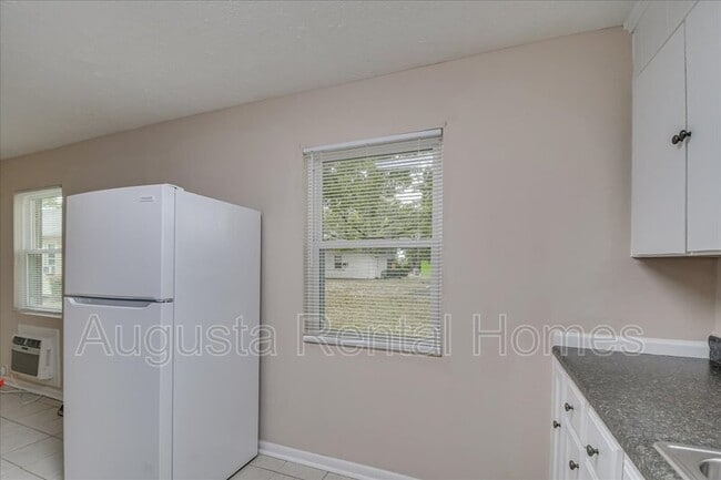 Building Photo - 331 Verdery Dr