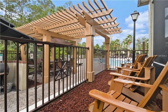 Building Photo - For Rent Beautiful 1/1 w covered GARAGE Condo @ Crest close to UCF  and Valencia College !!!