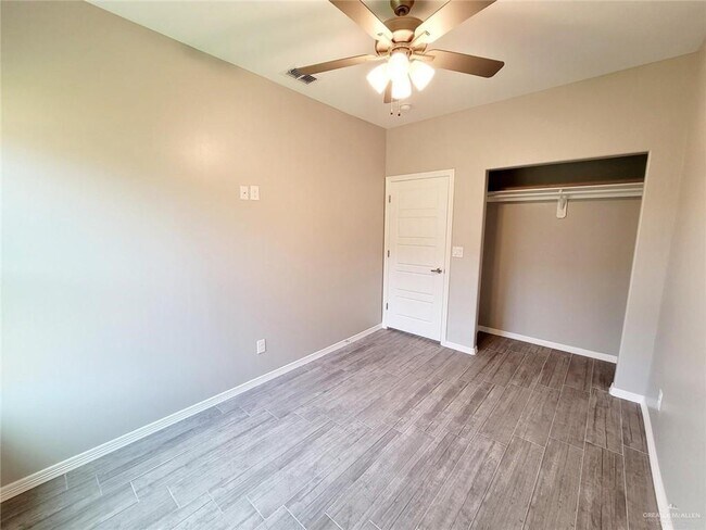 Building Photo - 13 13th St