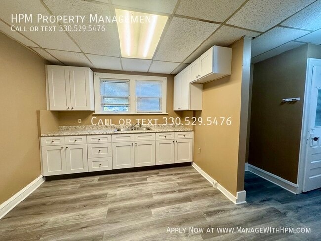 Building Photo - 1604 Yale Ave NW