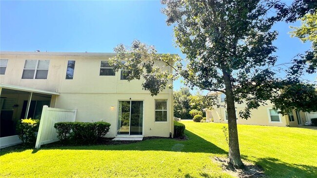 Building Photo - 612 Old Pine Ct