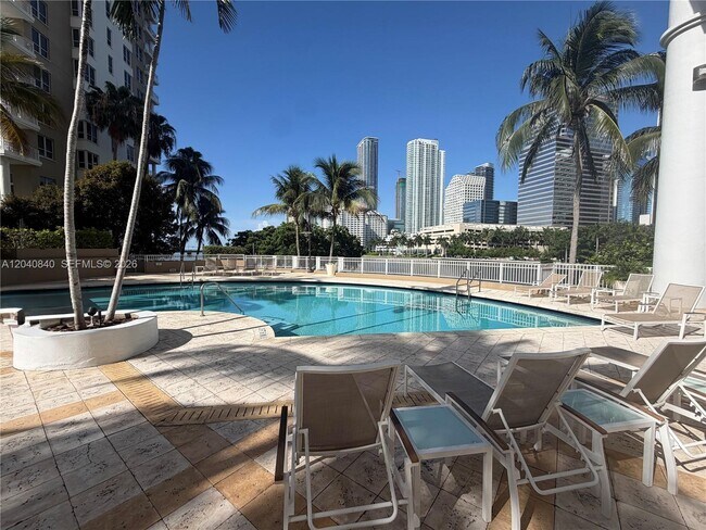 Building Photo - 801 Brickell Key Blvd