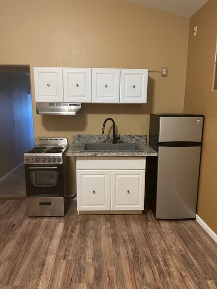 Kitchen/Living room - 6423 W Maya Way