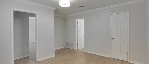 Building Photo - 10601 Silver Creek Dr