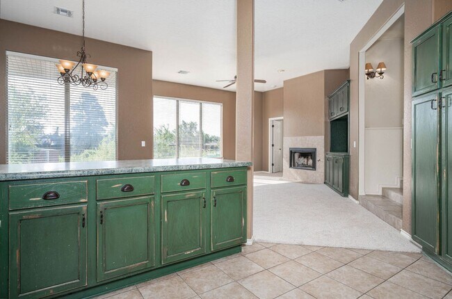Building Photo - Spacious home in Moore schools- PEACEFUL L...