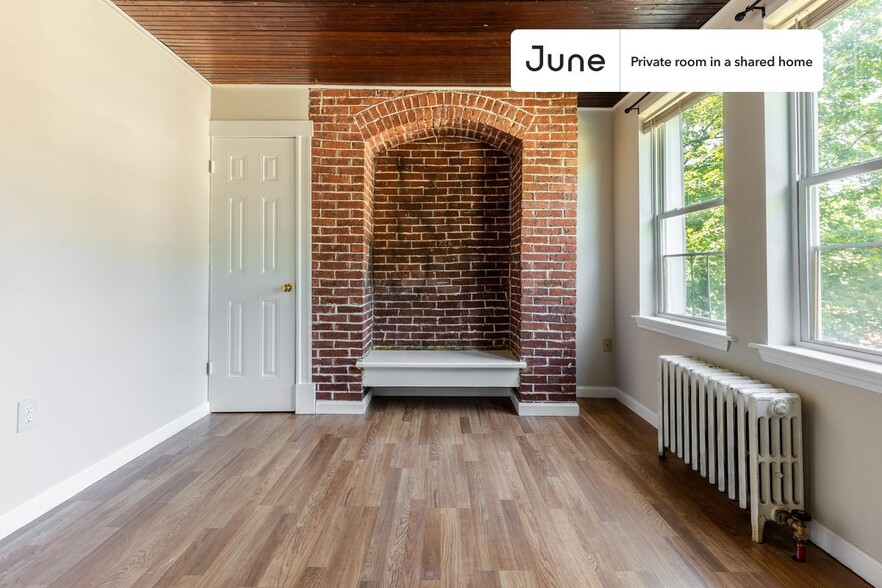 Building Photo - Room in Shared 9 bed/2 bath home