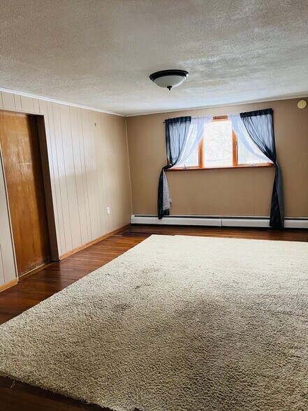 Dining area - 3923 County Route 57