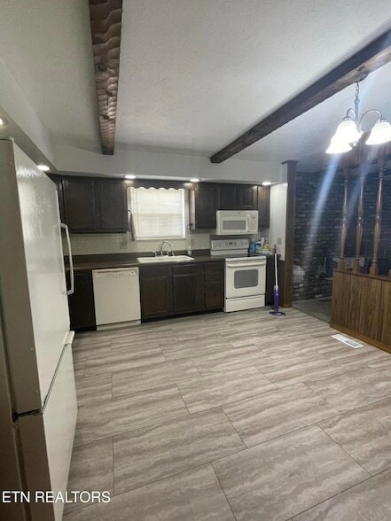 Building Photo - 9505 E Laurens Ln