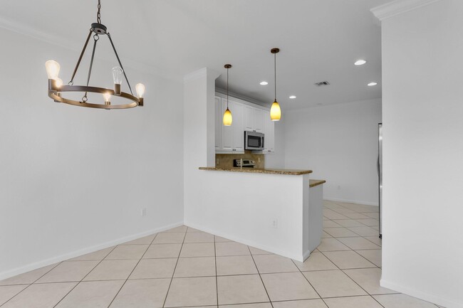 Building Photo - 4719 N Prive Cir