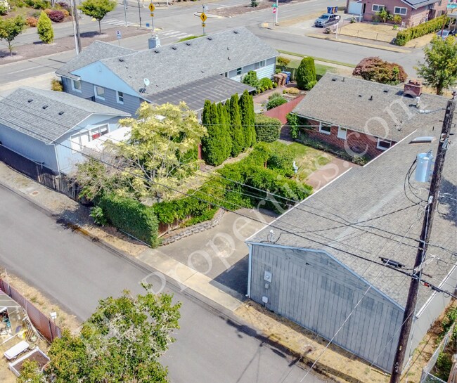 Building Photo - 1840 N Shirley St