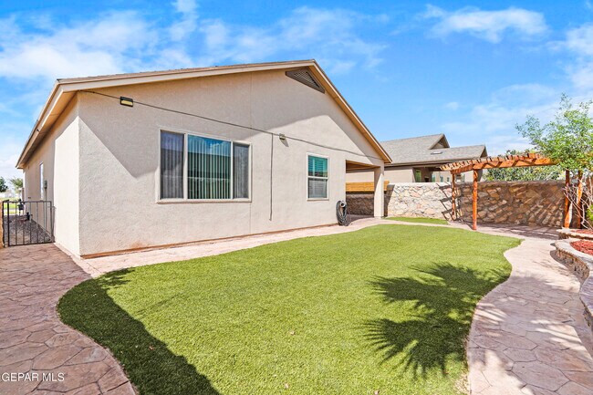 Building Photo - 12776 Runway Ave