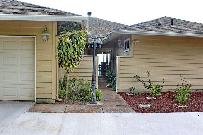 Building Photo - Kula - Furnished 3Bed/2Bath standalone home with Spectacular views