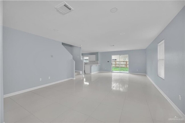 Building Photo - 2208 Eagle Landing Dr