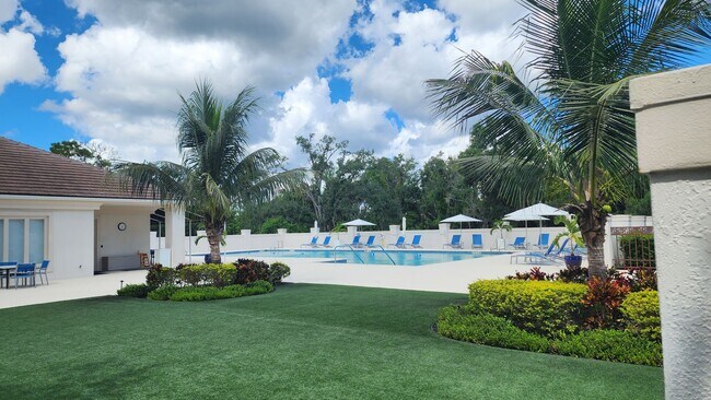 Building Photo - Lakeview Turnkey Furnished Home with Resort Amenities in Gated Rosedale!