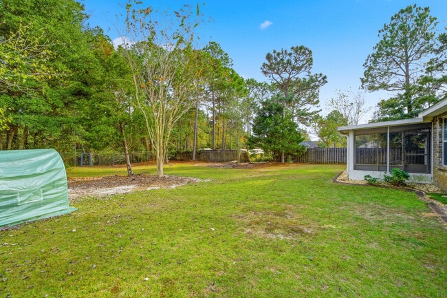 Building Photo - 2490 Pepper Dr