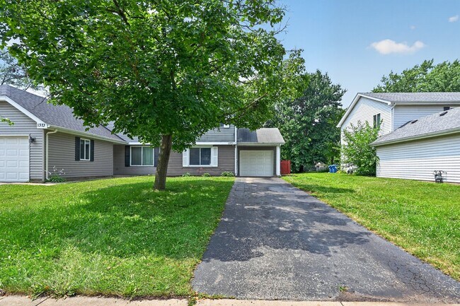 Building Photo - 1371 Andover Dr