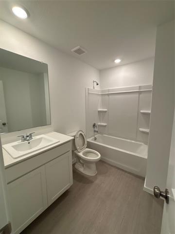 Building Photo - 716 Haskell Dr