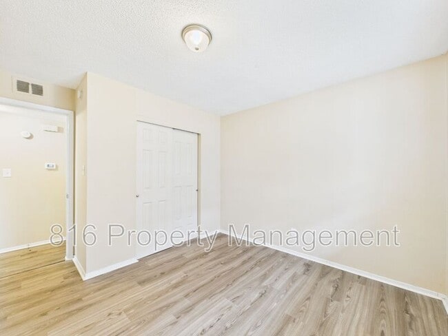 Building Photo - 6104 E 152 Terrace