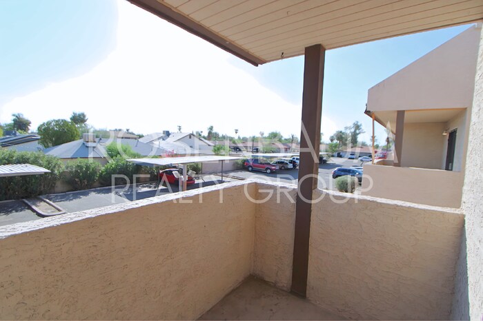 Building Photo - 410 E 9th Ave