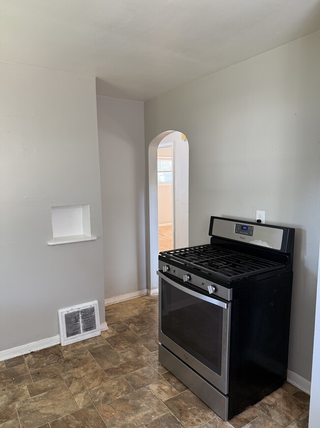 Building Photo - 3909 N 70th St