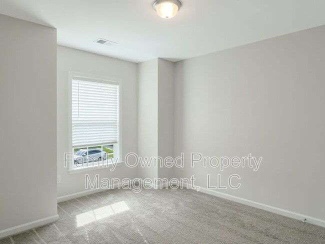 Building Photo - 603 Pendleton Dr