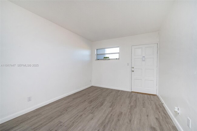 Building Photo - 2463 Coral Wy