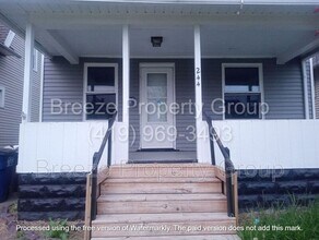 Building Photo - 244 Knower St