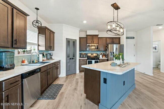 Building Photo - 184 Logrono Ct